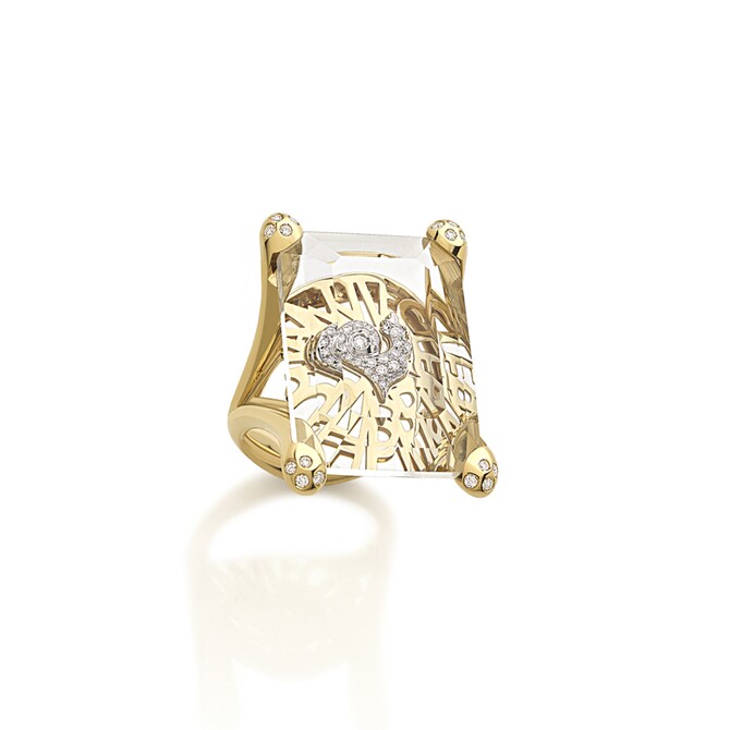 Anello Chantecler Logo in oro giallo con gallo incassato in diamanti e siamite