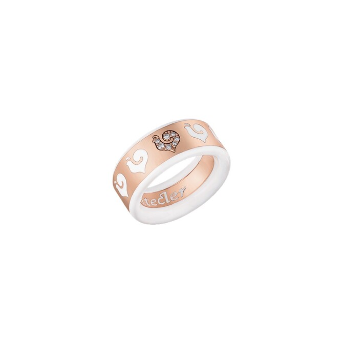 Anello fede Chantecler Carousel in oro rosa gallo in diamanti e smalto bianco