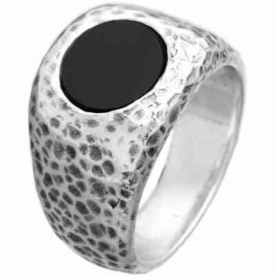 Anello Giovanni Raspini in argento martellato e onice Anello Giovanni Raspini in argento martellato e onice
