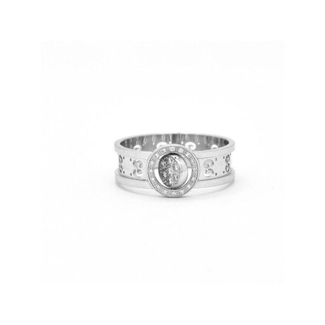 Anello Gucci Icon Twirl in oro bianco e brillanti