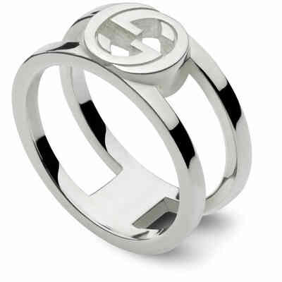 Anello Gucci Interlocking G fascia larga in argento Anello Gucci Interlocking G fascia larga in argento