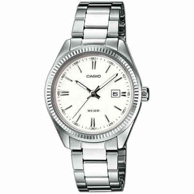 Casio Collection white women's quartz watch Casio Collection white women's quartz watch