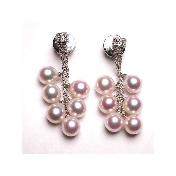 Damini earrings in white gold, pearls and diamonds