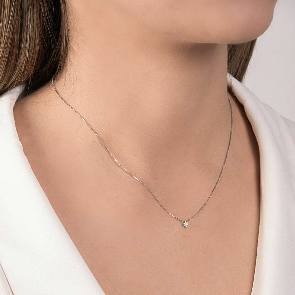 Mirco Visconti flower necklace in white gold and diamonds