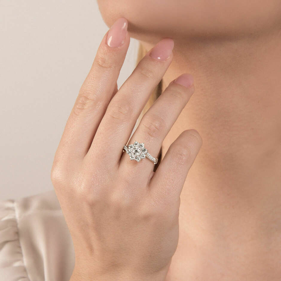 Mirco Visconti flower-shaped ring in white gold and diamonds