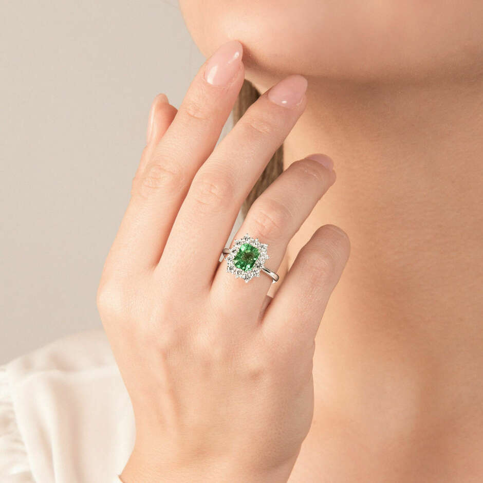 Mirco Visconti ring with emerald and diamonds