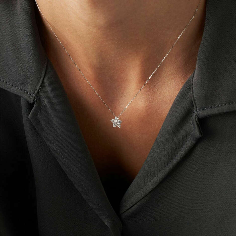 Stroili necklace in white gold with pendant flower with white zircons