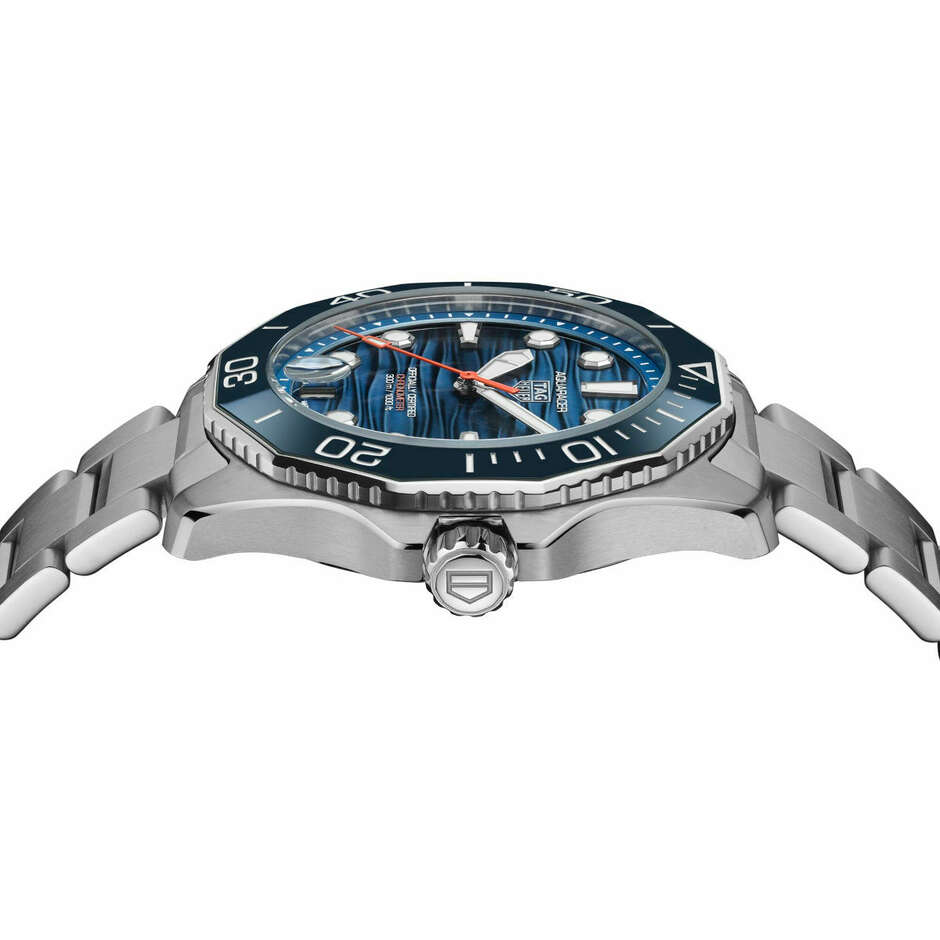 Tag Heuer Aquaracer 300 blue watch with TH31-00 COSC