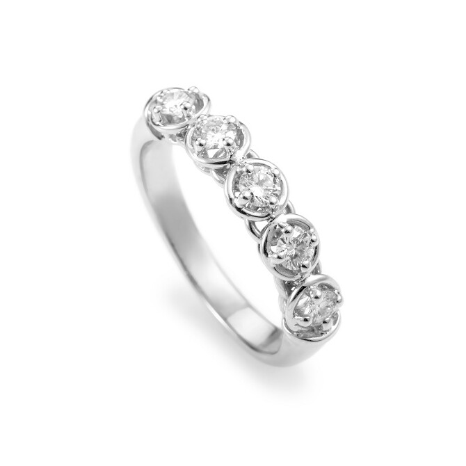 Veretta ring with 5 diamonds in white gold Damiani Minou